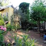Daphne House 2*