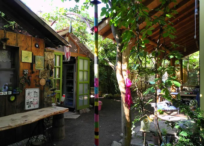 Daphne House