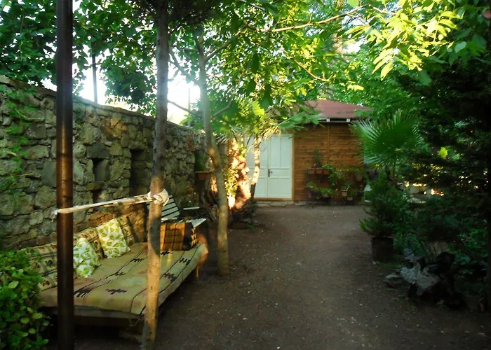 Гостевой дом Daphne House 2*