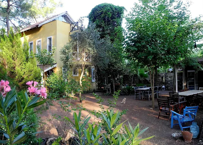 Daphne House 2*