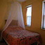 Daphne House 2*